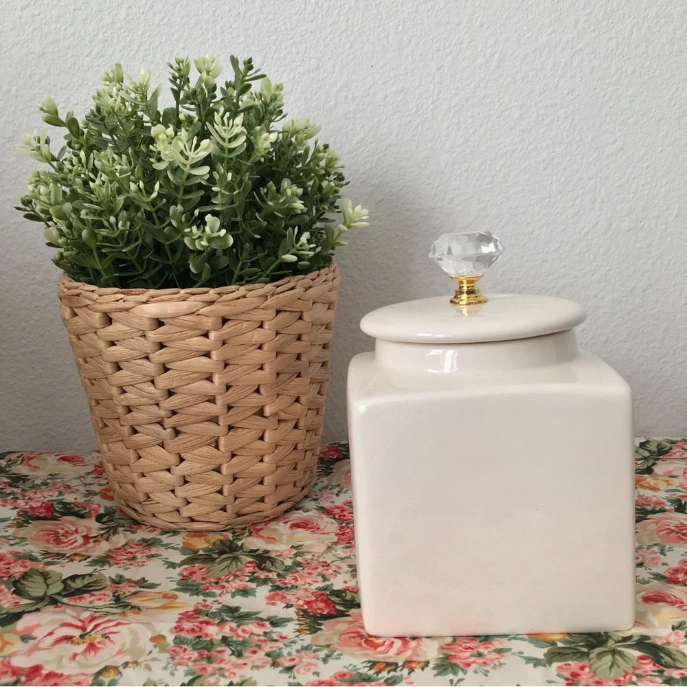 Decorative Jar with Diamond Jewel Knob